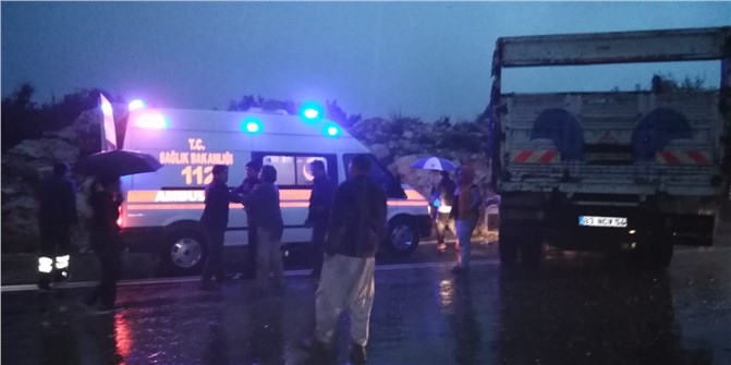 Mersin Çamlıyayla - Tarsus Arası Yolda Trafik Kazası, Yağmur Nedeniyle Kamyon Kaza Yaptı