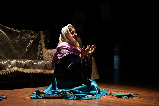 Türk Dünyası Tiyatro, Günleri ‘dağılan Tifaq’ Oyunu İle Başladı