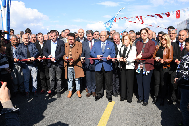 Başkan Kocamaz, Tarsus'ta Yapımı Tamamlanan Sefa Köprüsü’nün Açılışını Gerçekleştirdi