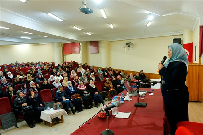 Tarsus Müftülüğü ADRB'den "Geçmişten Geleceğe Kadın Ve Toplum" Konferansı
