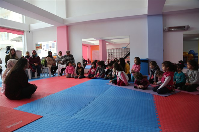 Çocuk Danışma Merkezi, Erdemli Belediye Spor Kompleksinde Eğitim Gören Minik Jimnastikçilerle Bir Araya Geldi