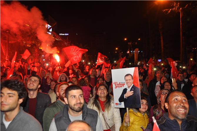 CHP Mersin Büyükşehir Belediye Başkanlığına Seçilen Vahap Seçer, ''Herkesin Belediye Başkanıyım''