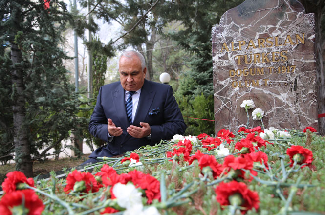 Başkan Tollu "Başbuğumuz, Yolumuzda Işık, Önümüzde Ebedi Kılavuzdur."