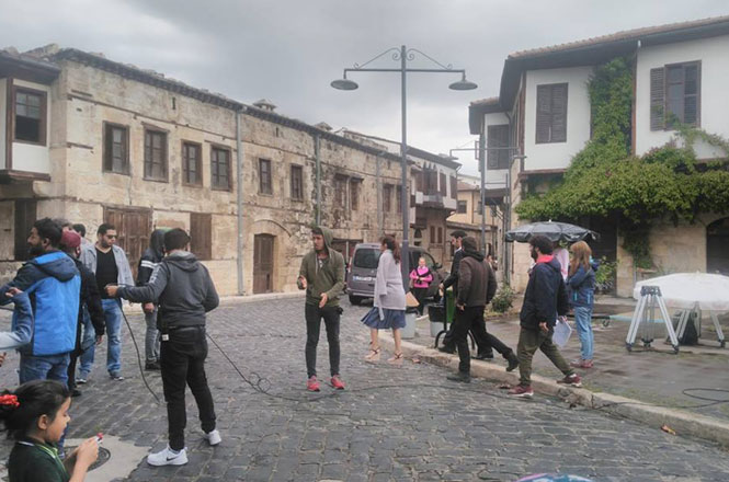 "Bir Zamanlar Çukurova" Dizisinin Tarsus'ta  Yeni Çekimleri Devam Ediyor