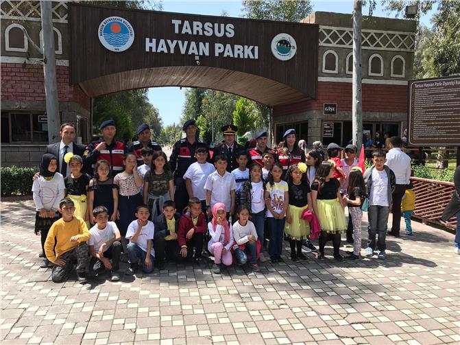 Tarsus Jandarması Çocukları Sevindirdi, Tarsus İlçe Jandarma Komutanlığı Köyde Okuyan Çocukları Hayvanat Bahçesine Götürdü