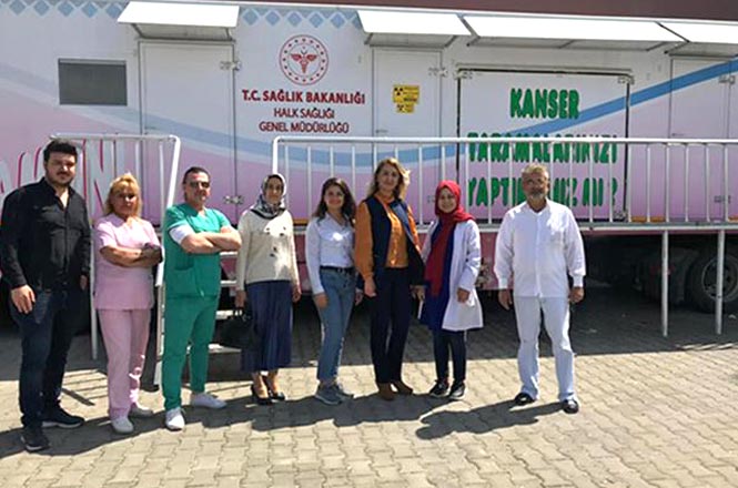 Suriyeli Kadınlara, “Pembe Tır’da Kanser Taramaları Yapılıyor