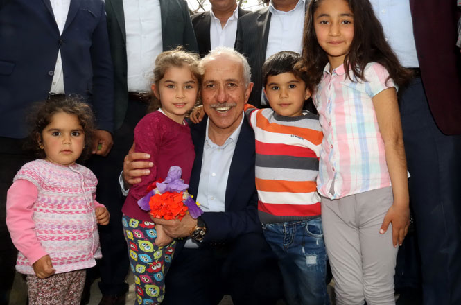 Mersin'in Akdeniz Belediye Başkanı Gültak, Tüm Mersinlileri Gönül Sofrasında Buluşmaya Davet Etti