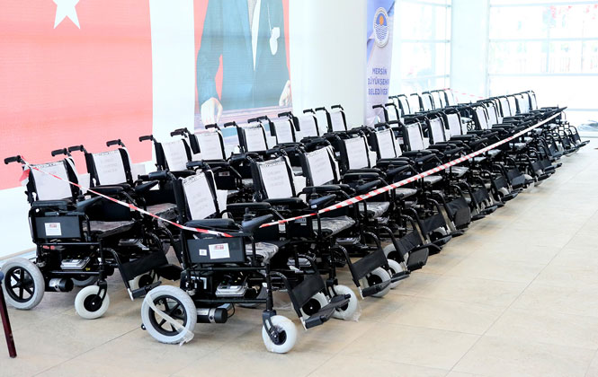 Mersin'de Engelli Bireylere 30 Adet Akülü Aracın Teslimi Yapıldı
