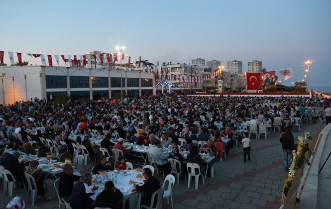 Binlerce Erdemlili, Gönül Sofrasında Buluştu