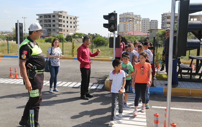 Erdemli Belediyeden Öğrencilere Ücretsiz Trafik eğitimi