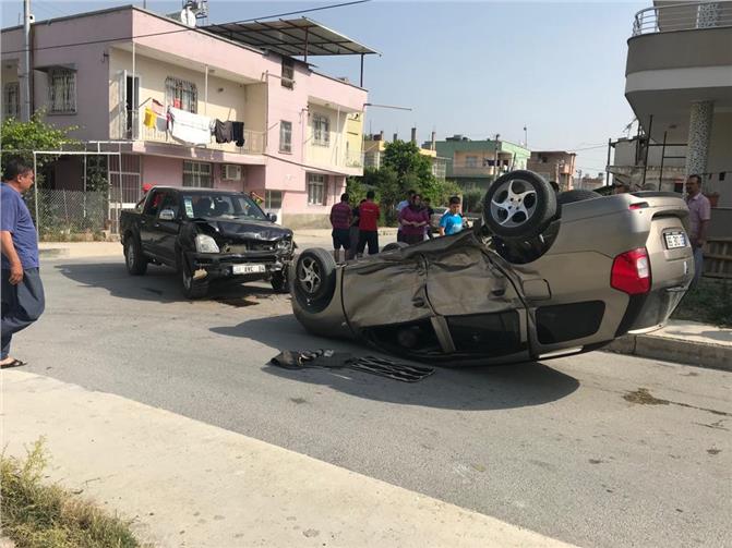 Tarsus Kent Merkezinde Kaza, İçinde Öğrencilerin Bulunduğu Araç Kaza Yaptı; 6 Yaralı
