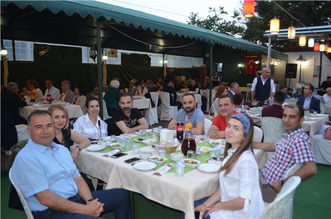 Ankara’da Tarsusluları Buluşturan TADER’in Geleneksel 4. İftar Yemeğine İlgi ve Katılım Yoğun Oldu