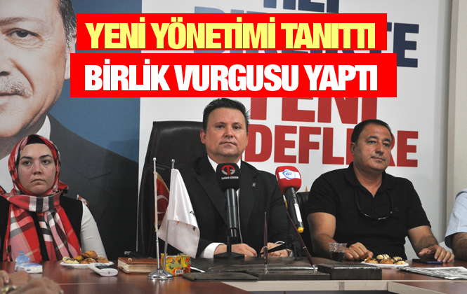 Ak Parti Tarsus İlçe Yönetimi Basına Tanıtıldı