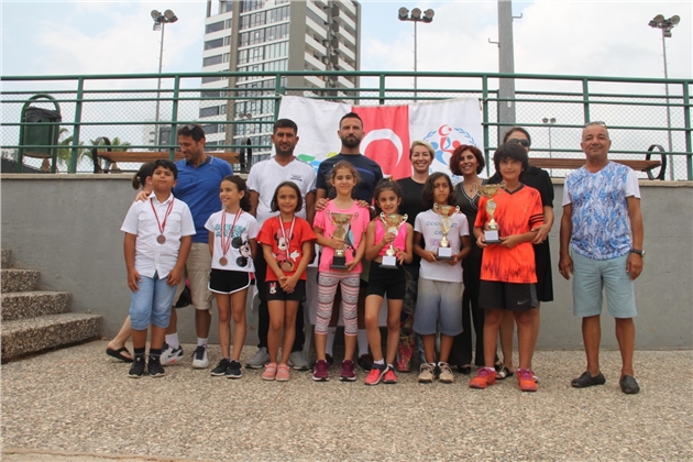 Toroslar’ın Tenis Öğrencileri Gelecek Vaat Ediyor