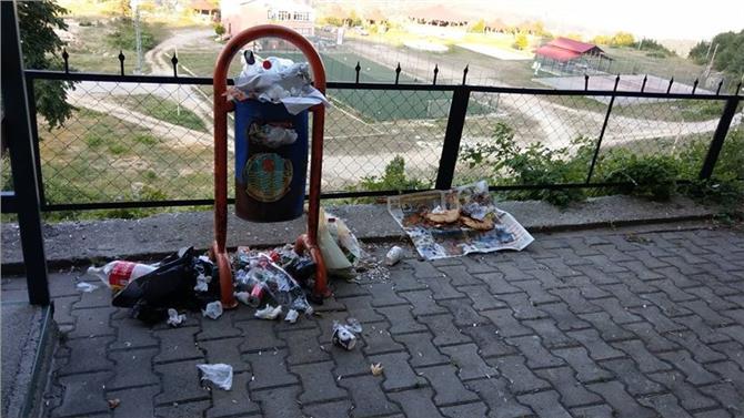 Mersin Çamlıyayla'da Çöplerin Zamanında Toplanmaması Tepkilere Neden Oluytor