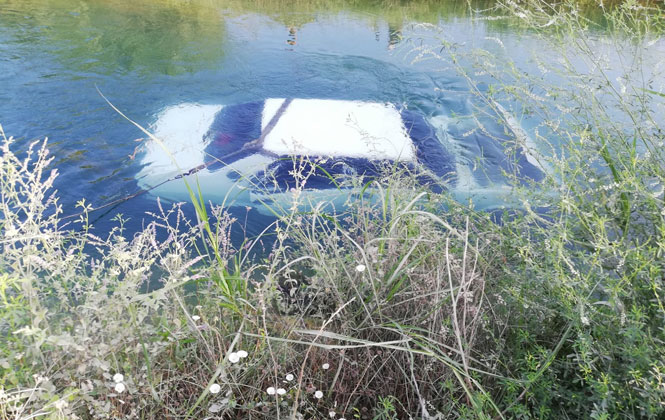 Mersin’de Hırsızlar, Evin Önünden Çaldıkları Aracın Akülerini Söküp Sulama Kanalına Attı