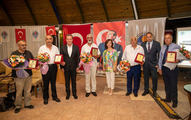 Mersin Büyükşehir Belediye Başkanı Vahap Seçer, Zabıta Personeli İle Yemekte Buluştu