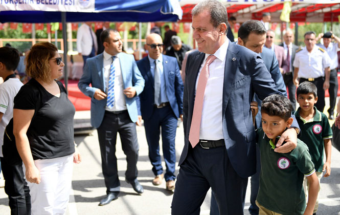 Mersin Büyükşehir Belediye Başkanı Vahap Seçer İlköğretim Haftası Kutlamalarına Katıldı