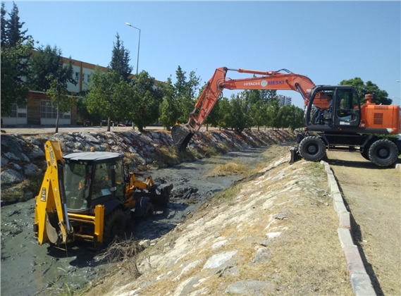 Tarsus'ta Dereler Kışa Hazırlanıyor