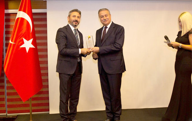Vali Ali İhsan Su’ya, Gümüş Kariyer Ödülleri Gecesi'nde Ödül
