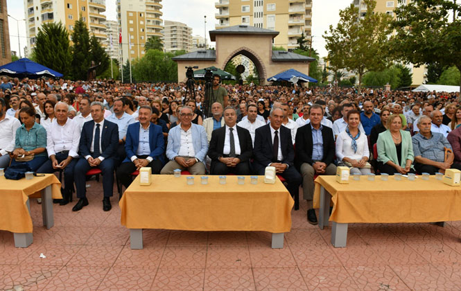 Mersin Valisi Ali İhsan Su, Aşure Lokması Dağıtım Etkinliği’ne Katıldı