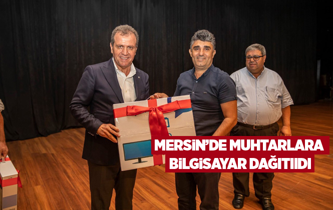 Seçer, Muhtarlara Bilgisayarlarını Teslim Etti