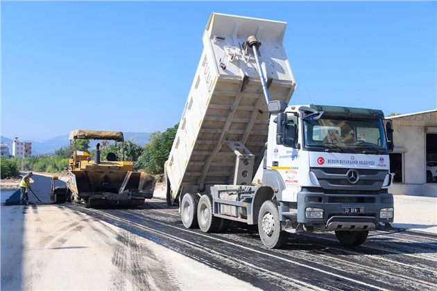 Büyükşehir Limon Üreticisini Asfalta Kavuşturdu