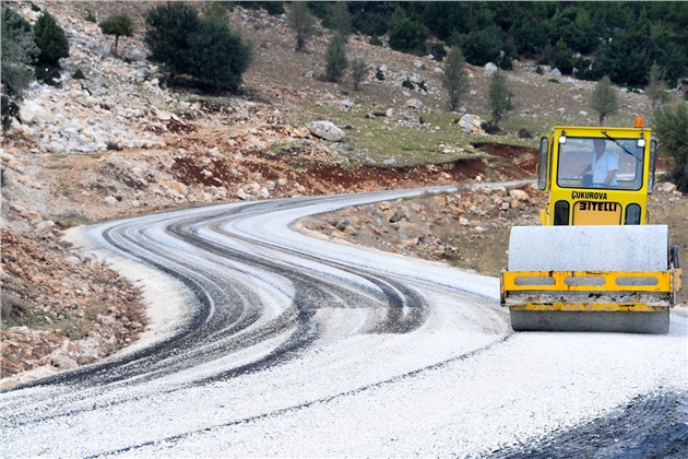 Mersin'de 7 İlçede 26 Bin 900 Metre Asfalt Çalışması Yapıldı