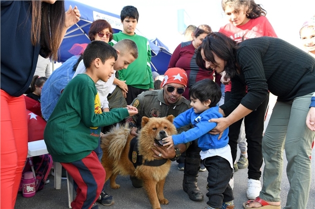 Mersin Büyükşehir’in Arama-kurtarma Köpekleriyle Engelli Çocuklara Terapi