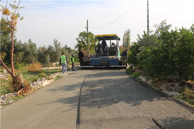 Erdemli’de Beton Yola Devam