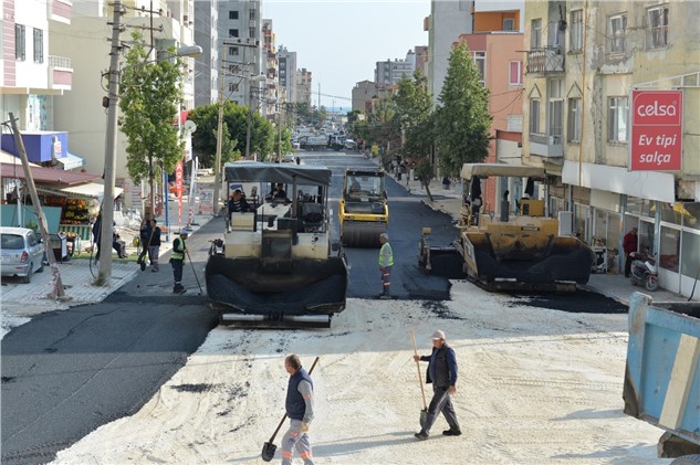 Erdemli’de Asfalt Çalışmaları Devam Ediyor