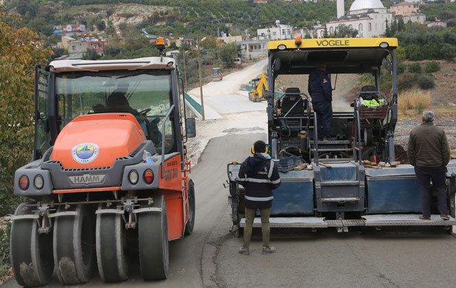 Erdemli’de Beton Yola Devam