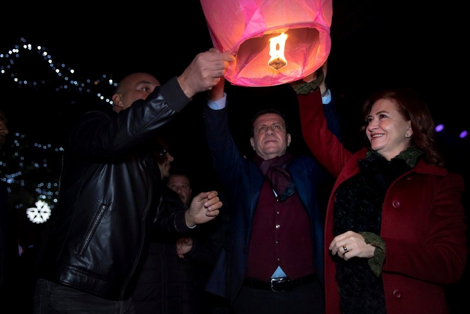 Mersin’de Yeni Yıl Coşkusu! 2020 Yılbaşı Kutlamasına Binlerce Mersinli Katıldı