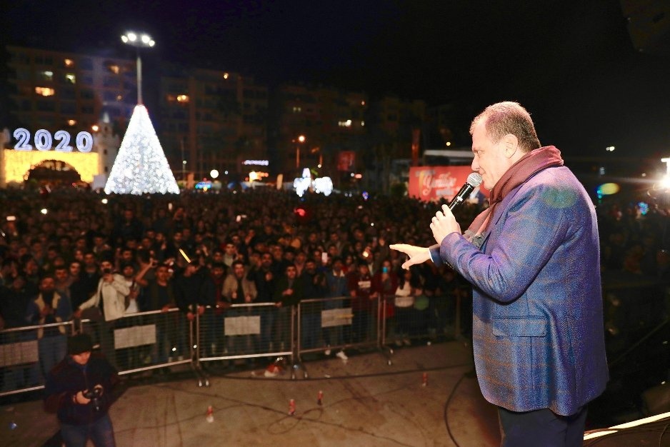 Mersin’de Yeni Yıl Coşkusu! 2020 Yılbaşı Kutlamasına Binlerce Mersinli Katıldı