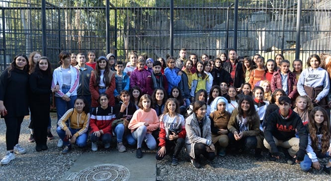 Mersin Akdeniz'de Yaşayan 60 Öğrenci İlk Kez, Tarsus Hayvan Parkı’nı Gezdi