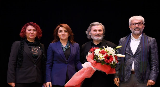 Mersin Büyükşehir Belediyesi 118’inci Doğum Gününde Nazım Hikmet’i Andı