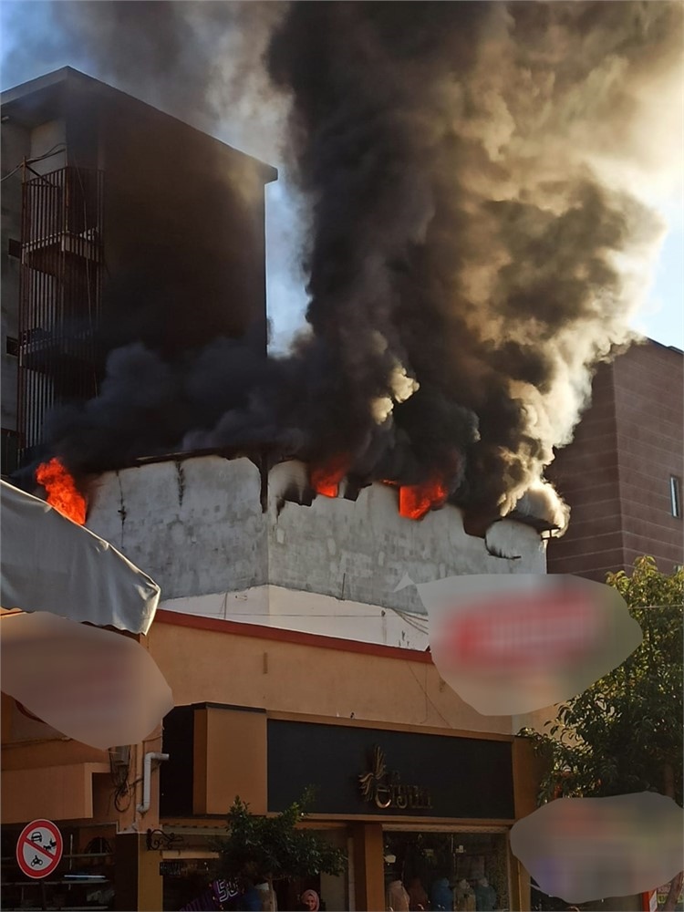 Mersin Erdemli Kent Merkezinde İşyeri Yangını
