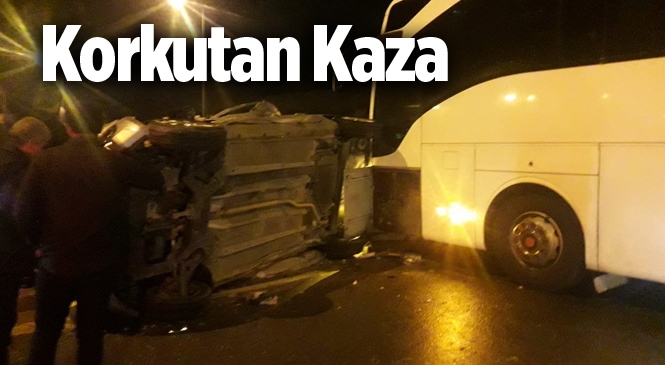 Mersin Tarsus'ta Yolcu Otobüsü Kaza Yaptı