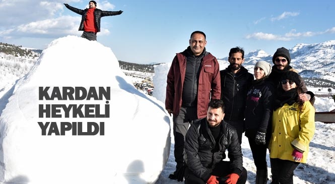 Bu Yıl İlki Düzenlenen Toroslar Kar Festivalinde Yerli Oto TOGG'un Kardan Heykeli Yapıldı