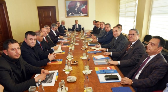Mersin'de Liman Değerlendirme Toplantısı Vali Su Başkanlığında Gerçekleştirildi