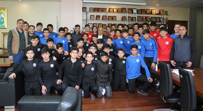 Erdemli Belediyespor’da Temelleri Atılan Sportif Başarının Tuğlaları Her Geçen Gün Yükselmeye Devam Ediyor