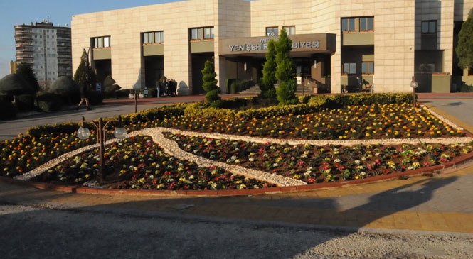 Yenişehir Belediyesi Yenişehir’i Renklendiriyor