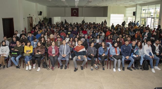 Mersin Büyükşehir’in Kurs Merkezindeki Öğrencilere "120" Filmi İzletildi