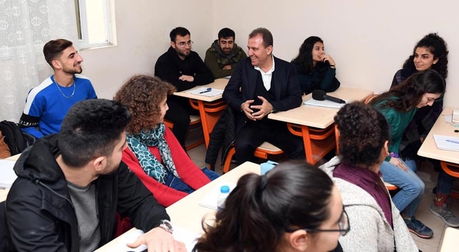 Başkan Seçer, Tarsus’ta Kurs Merkezi Öğrencileriyle Bir Araya Geldi