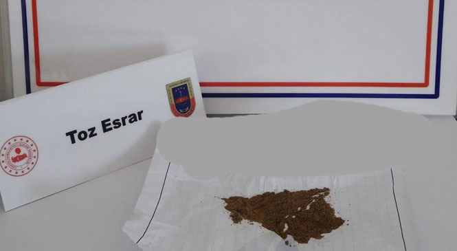 Mersin Tarsus Yenice'de 10 Gram Toz Esrar Yakalandı