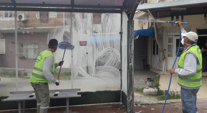 Tarsus’ta Büyükşehir Ekipleri Hergün Yüzlerce Noktada Dezenfekte Çalışması Gerçekleştiriyor