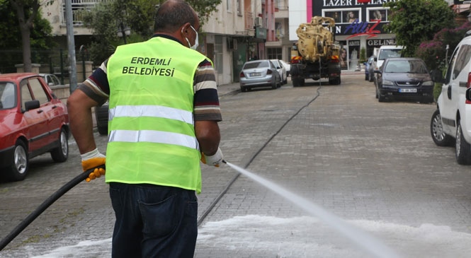 Erdemli’nin Her Karışı Dezenfekte Ediliyor! Erdemli Virüse Karşı Seferber