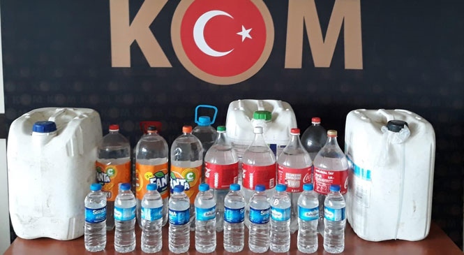 Mersin Tarsus'ta 88 Litre Boğma Olarak Tabir Edilen Sahte İçki Ele Geçirildi