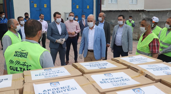 Akdeniz Belediyesi, İhtiyaç Sahibi Vatandaşlara Ramazan Kolilerini Dağıtmaya Başladı