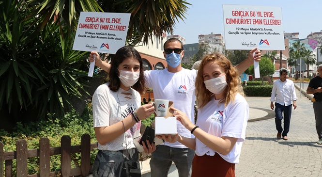 Mersin Büyükşehir, 40 Gün Sonra Sokağa Çıkan Çocukların Neşesine Ortak Oldu